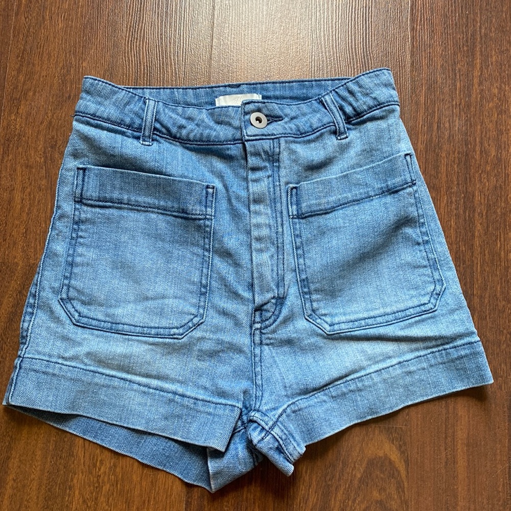 H&M high waist Denim shorts Size 4